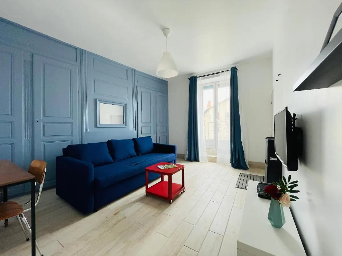 Dnn - Modern 1 Bedroom Center Thiers - Free Wifi And Parking - Near Lyon, Vichy, Clermont France